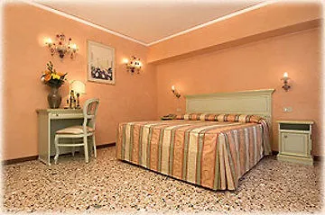 Hotell Firenze 3*